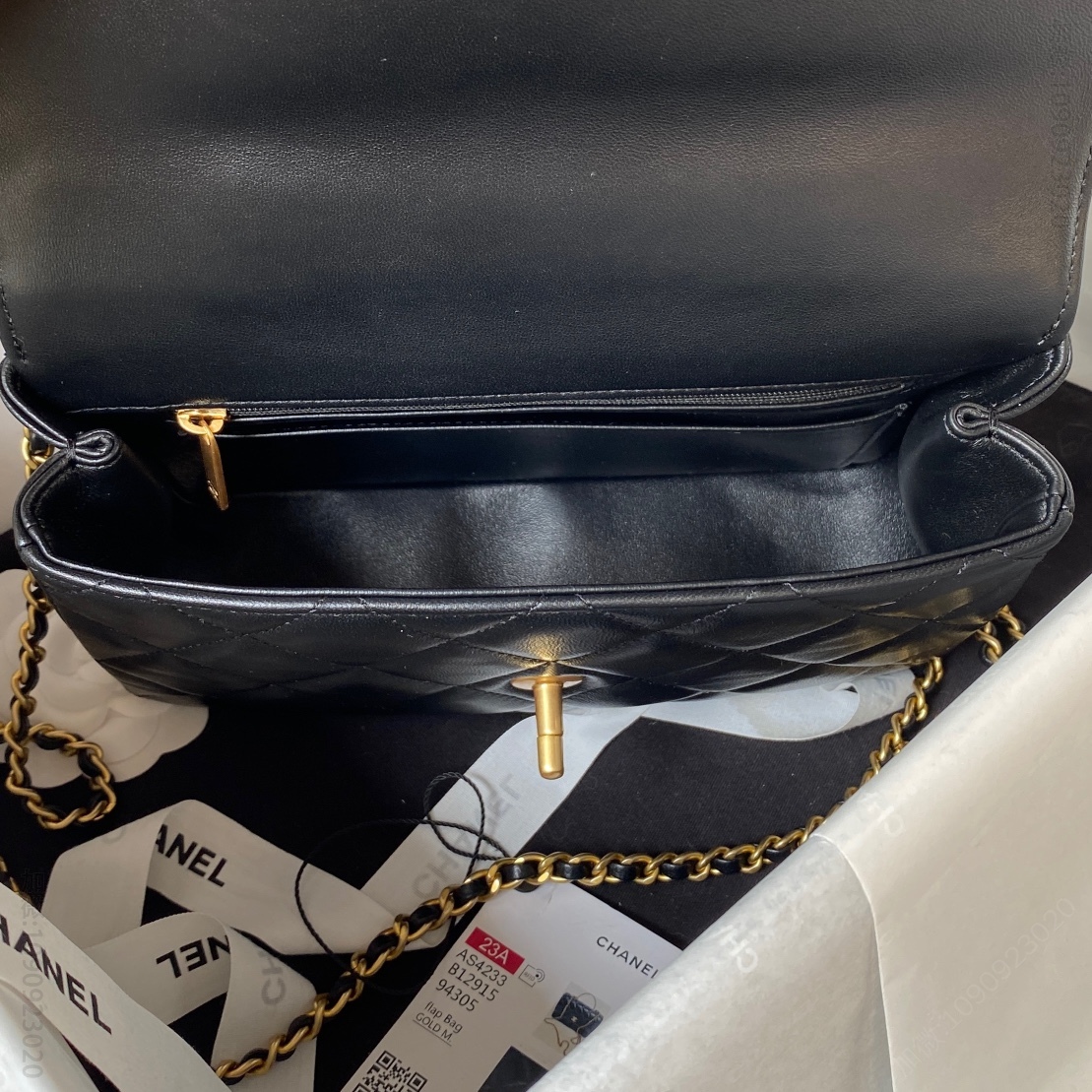 香奈儿翻盖包 高级手工坊系列 small flap bag AS4233 23A最实用的镂空手柄翻盖包 AS4233