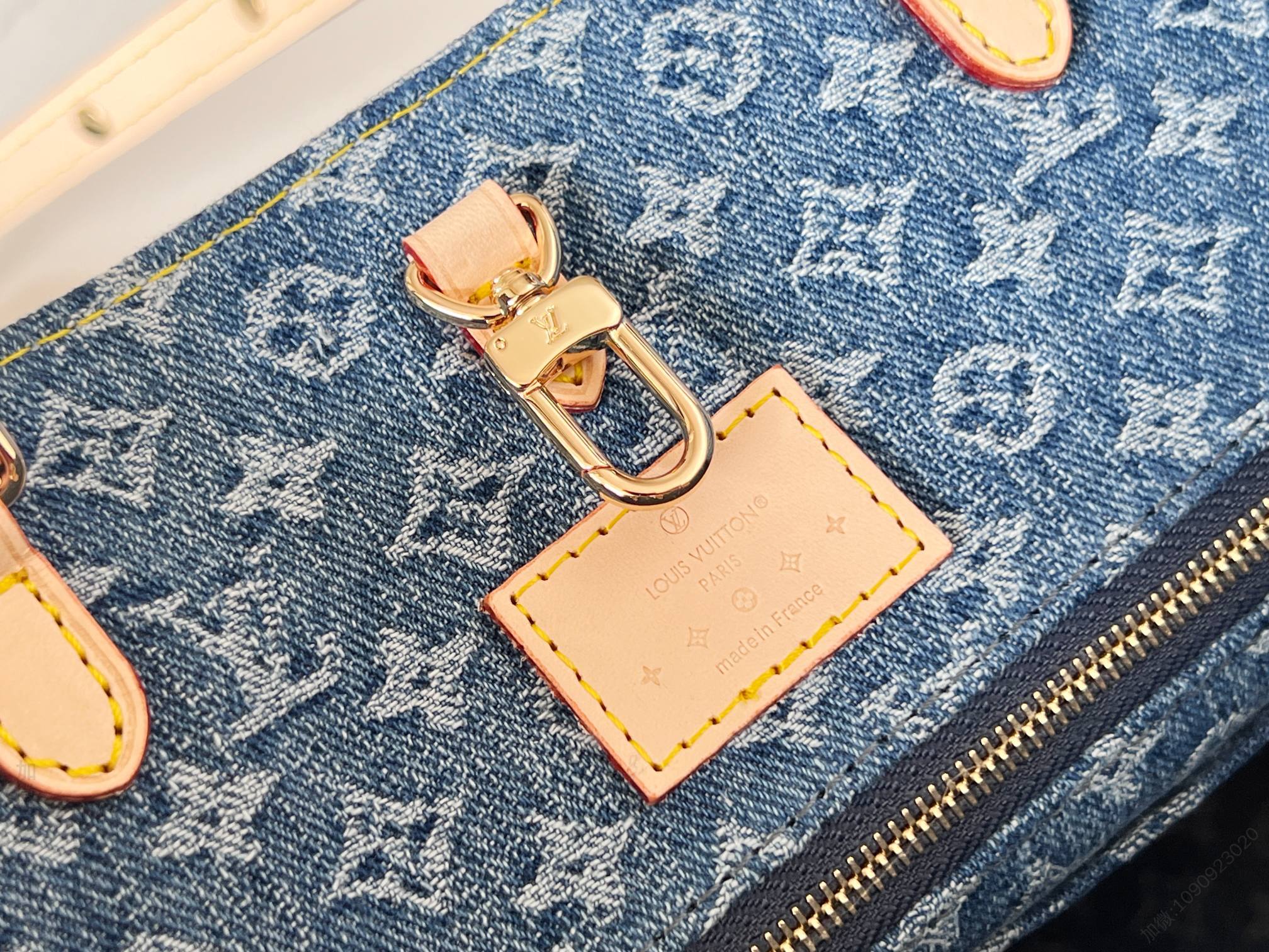路易威登蓝色牛仔 丹宁四方包系列 LV Onthego 中号手袋 Fake LV bags M46871