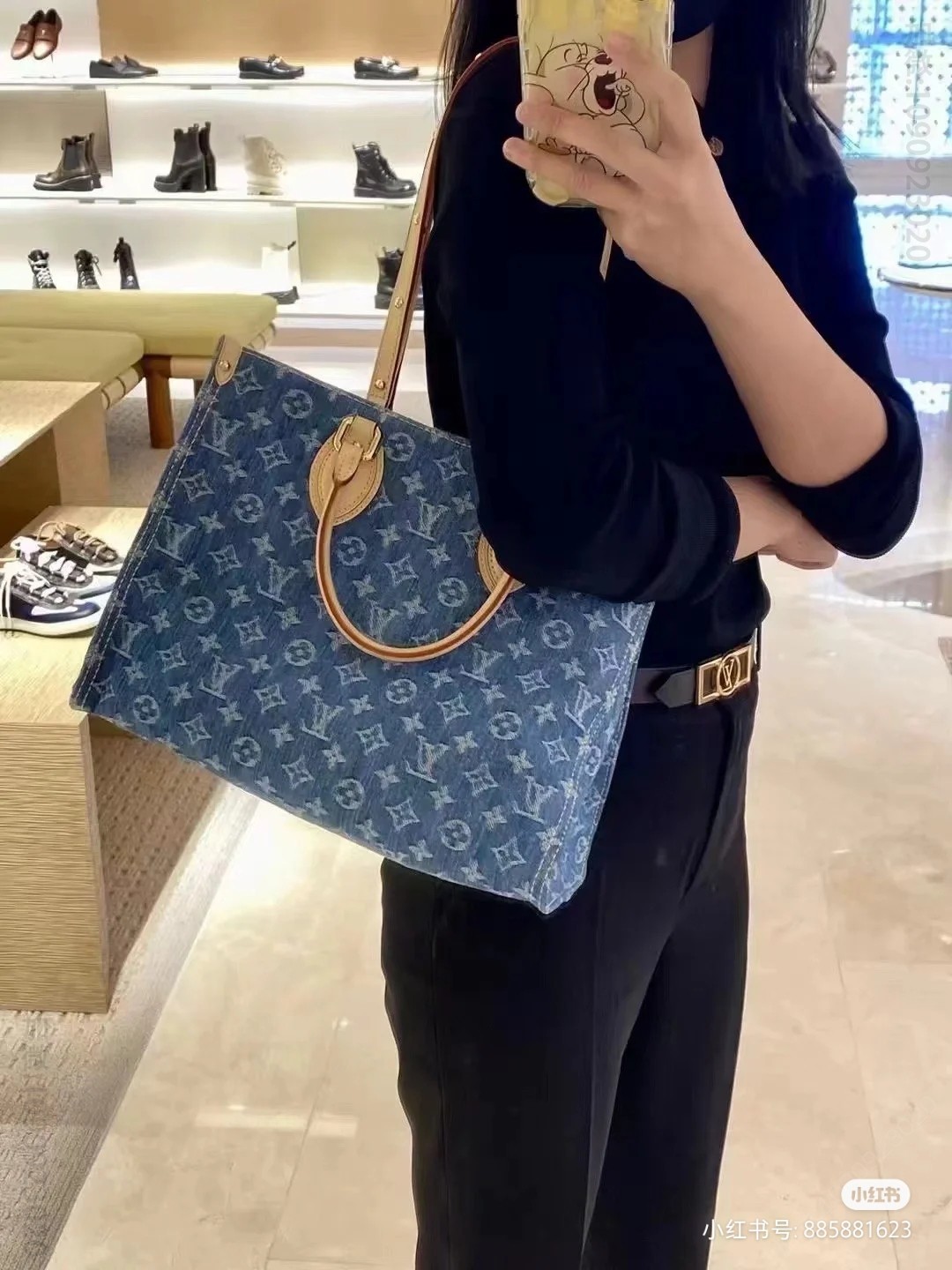 路易威登蓝色牛仔 丹宁四方包系列 LV Onthego 中号手袋 Fake LV bags M46871