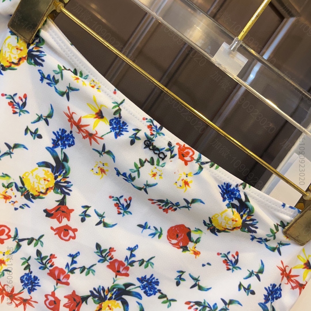 古驰分体泳衣 Gucci 新款分体泳衣，吊带带钢圈托胸+三角短裤 