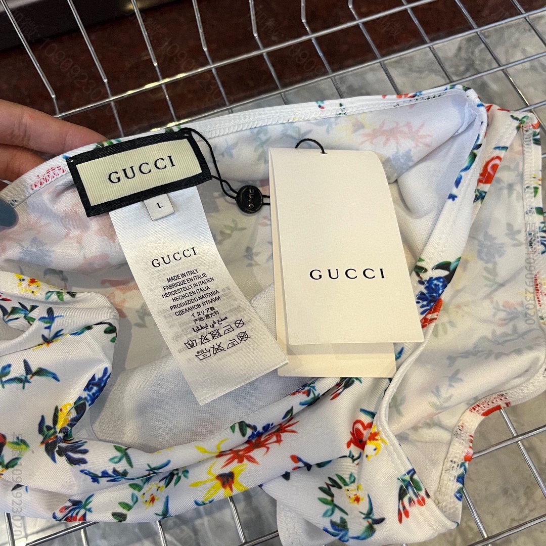 古驰分体泳衣 Gucci 新款分体泳衣，吊带带钢圈托胸+三角短裤 