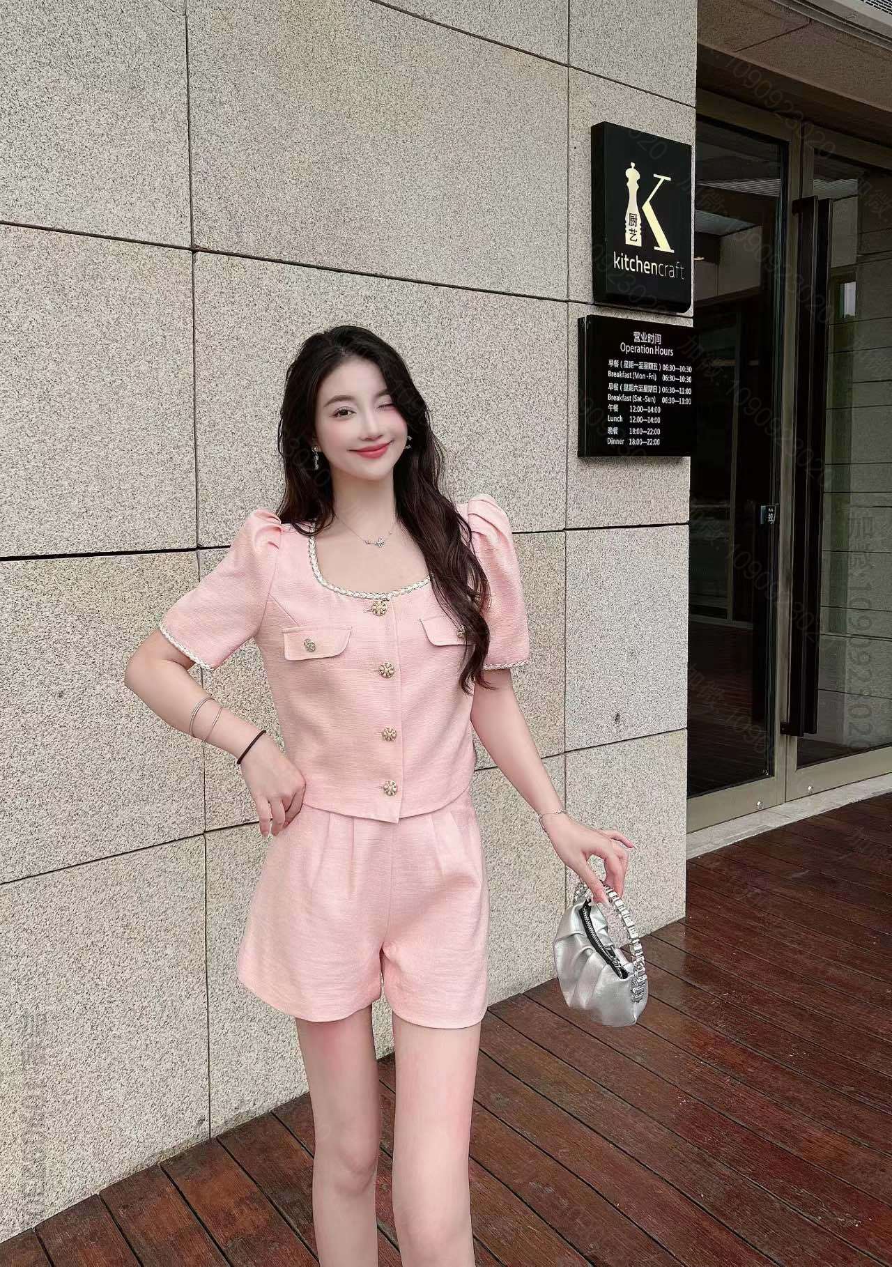 香奈儿女装套装 香奈儿高端定制，新款时尚经典简约套装 