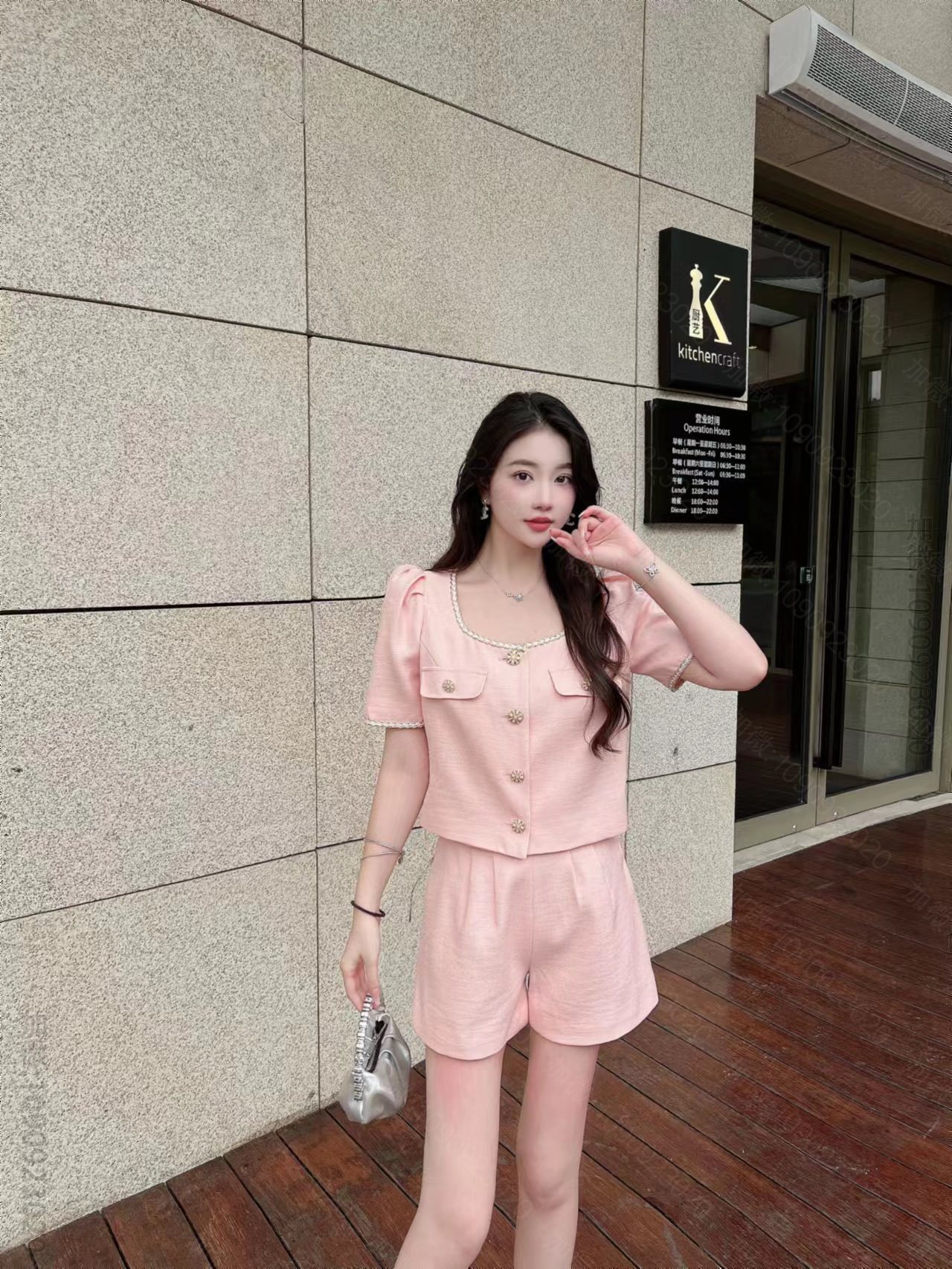 香奈儿女装套装 香奈儿高端定制，新款时尚经典简约套装 