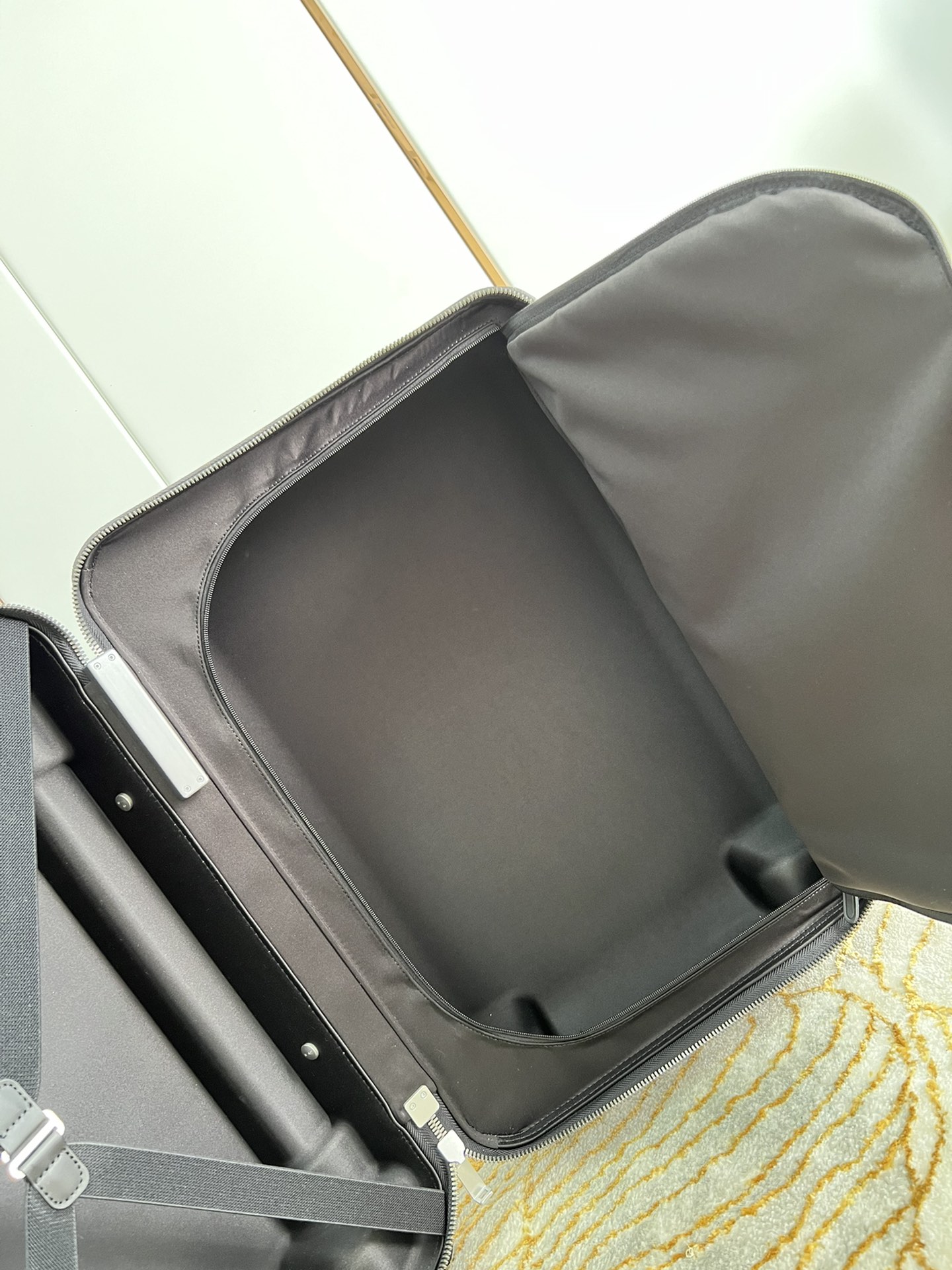高仿LV行李箱 Louis Vuitton 全新 Horizon 路易威登星空拉杆箱 GF4343FB