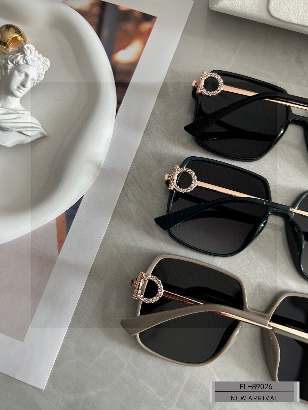 高仿菲拉格慕太阳眼镜-Ferragamo 新款太阳眼镜 宝丽来树脂偏光镜片 