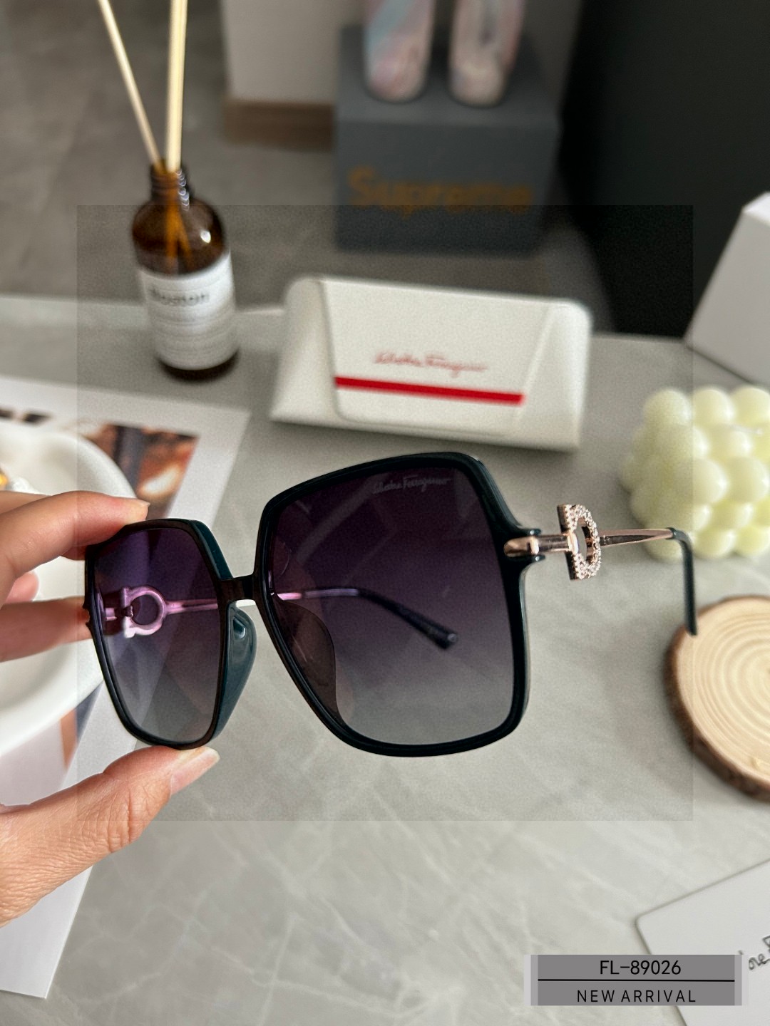 高仿菲拉格慕太阳眼镜-Ferragamo 新款太阳眼镜 宝丽来树脂偏光镜片 