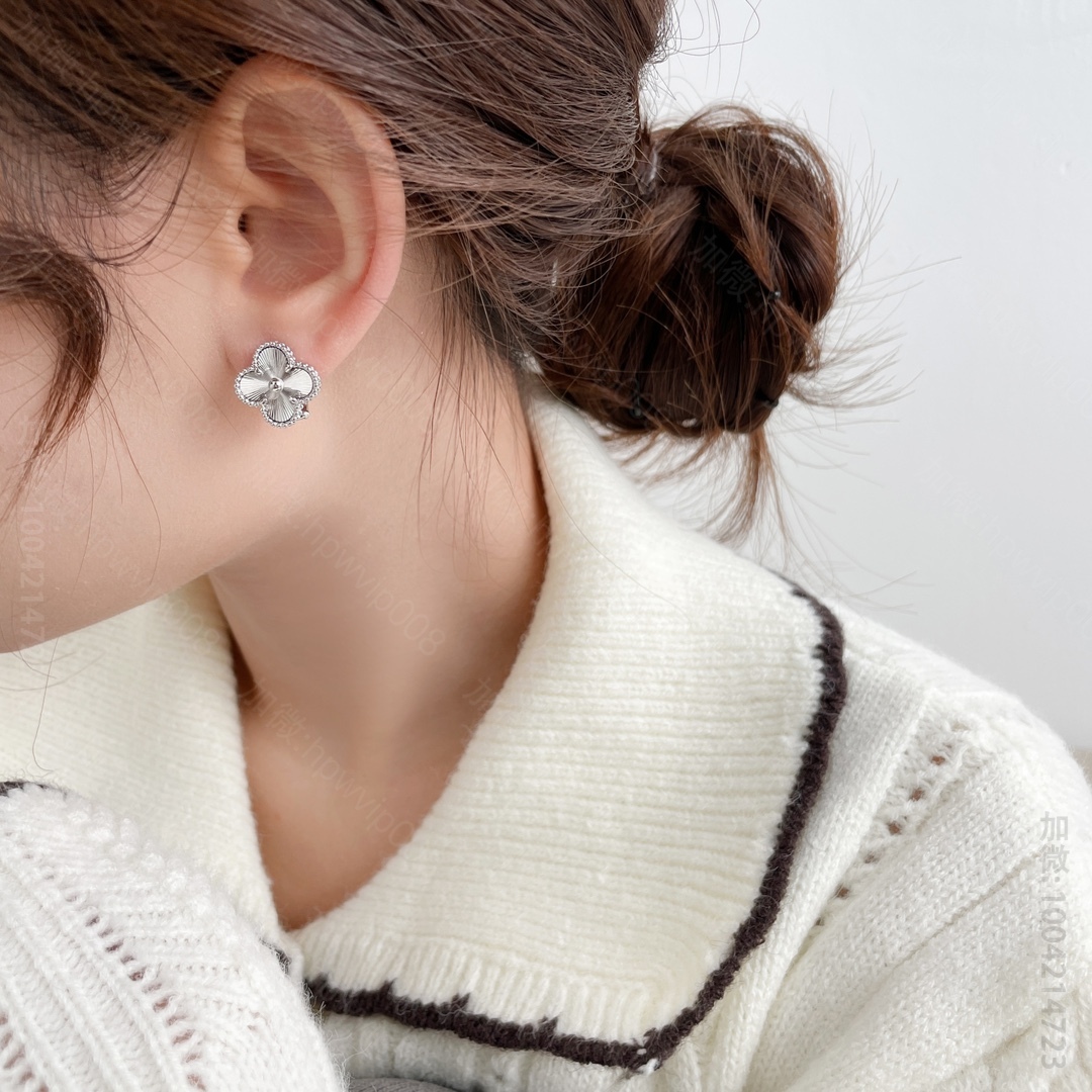 梵克雅宝耳环 VanCleef&Arpels 梵克雅宝高级珠宝四叶草耳环 