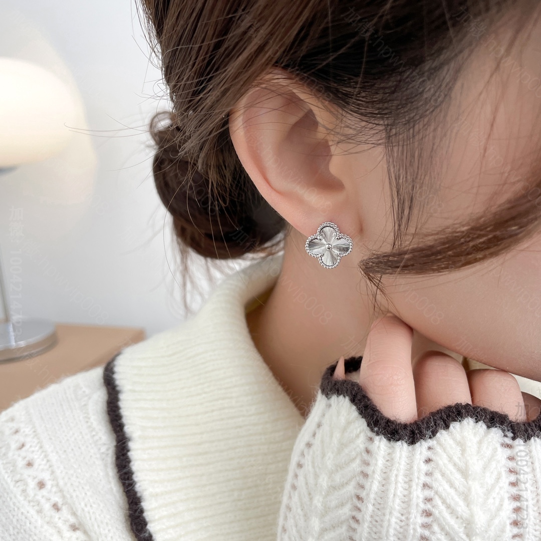 梵克雅宝耳环 VanCleef&Arpels 梵克雅宝高级珠宝四叶草耳环 