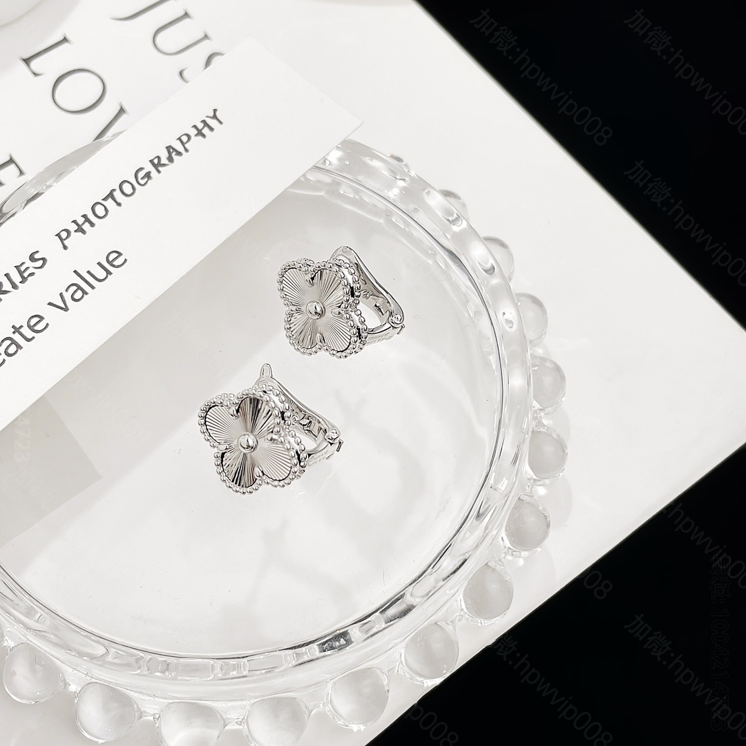 梵克雅宝耳环 VanCleef&Arpels 梵克雅宝高级珠宝四叶草耳环 