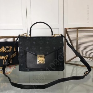 MCM新品速递这款结构鲜明的手挎包从P 高仿MCM包包 精仿MCM女包 原版MCM女包 A货MCM女包 原单MCM女包