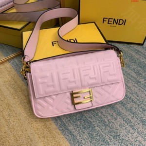 升级版Fendi标志性的Baguette中号 高仿芬迪包包 精仿芬迪女包 原...