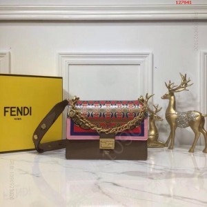 FENDI 芬迪专柜新款KANU几何图 高仿芬迪包包 精仿芬迪女包 原版芬迪女包 A货芬迪女包 原单芬迪女包