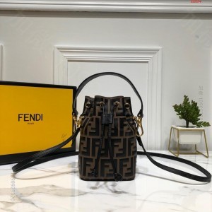 Fendi 芬迪专柜小型款MONTRéS 高仿芬迪包包 精仿芬迪女包 原版芬...