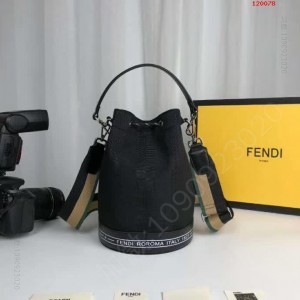 编号40403芬迪最新款火爆出炉材质:FEN 高仿芬迪包包 精仿芬迪女包 原版芬迪女包 A货芬迪女包 原单芬迪女包