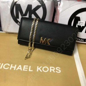 MK新款进口头层牛皮旋转字母单肩斜挎手拿包， 高仿MK包包 精仿MK女包 原版MK女包 A货MK女包 原单MK女包