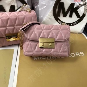 MK新款纯原V字形小香风中小号链条包黑色 高仿MK包包 精仿MK女包 原版MK女包 A货MK女包 原单MK女包