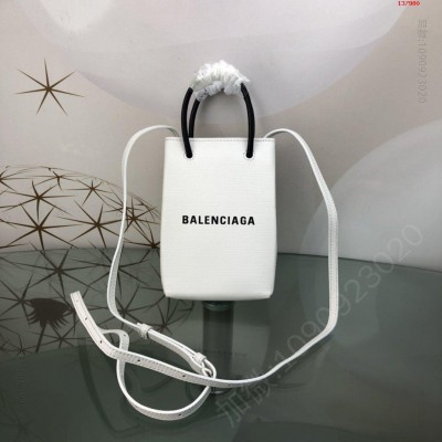 Balenciaga牛皮购物袋新成员手机 高仿巴黎世家包包 精仿巴黎世家女包 原版巴黎世家女包 A货巴黎世家女包 原单巴黎世家女包