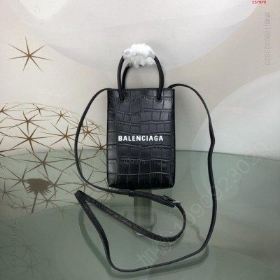 Balenciaga牛皮购物袋新成员手机 高仿巴黎世家包包 精仿巴黎世家女包 原版巴黎世家女包 A货巴黎世家女包 原单巴黎世家女包
