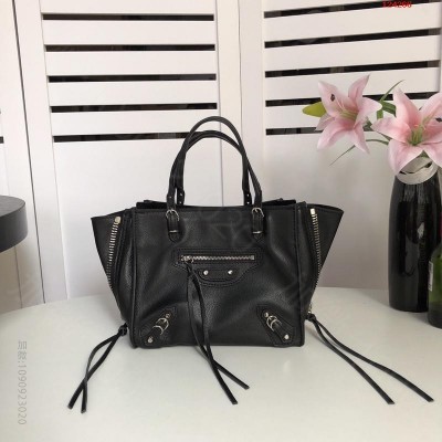 蝙蝠包银钉款巴黎世家Balenciaga/ 高仿巴黎世家包包 精仿巴黎世家女...