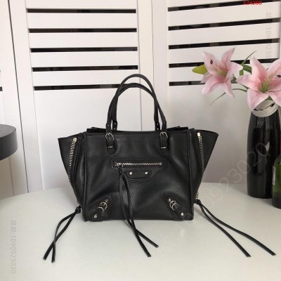 蝙蝠包银钉款巴黎世家Balenciaga/ 高仿巴黎世家包包 精仿巴黎世家女包 原版巴黎世家女包 A货巴黎世家女包 原单巴黎世家女包
