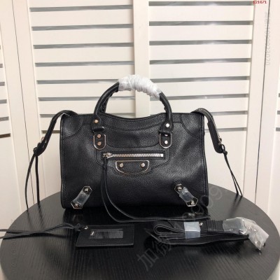 机车包山羊皮银钉款BALENCIAGA巴 高仿巴黎世家包包 精仿巴黎世家女包 原版巴黎世家女包 A货巴黎世家女包 原单巴黎世家女包