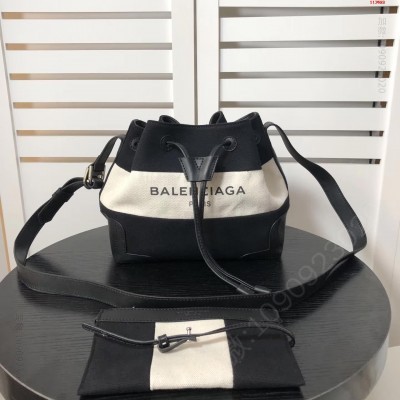巴黎世家BALENCIAGA帆布水桶包原单品 高仿巴黎世家包包 精仿巴黎世家女包 原版巴黎世家女包 A货巴黎世家女包 原单巴黎世家女包