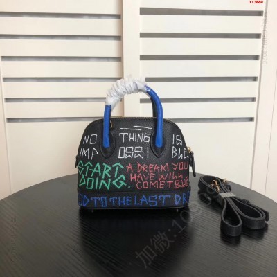 Balenciaga巴黎世家新款贝壳包2 高仿巴黎世家包包 精仿巴黎世家女包 原版巴黎世家女包 A货巴黎世家女包 原单巴黎世家女包