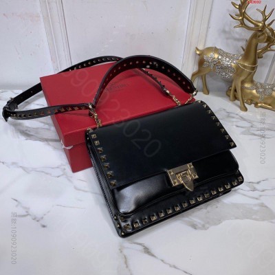 V家新品RockstudV8899 高仿华伦天奴包包 精仿华伦天奴女包 原版...