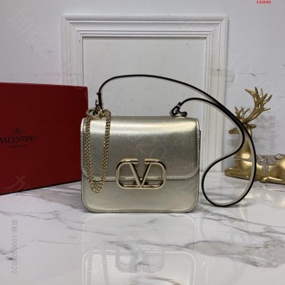 小号小牛皮V家新品BOXGarav 高仿华伦天奴包包 精仿华伦天奴女包 原版...