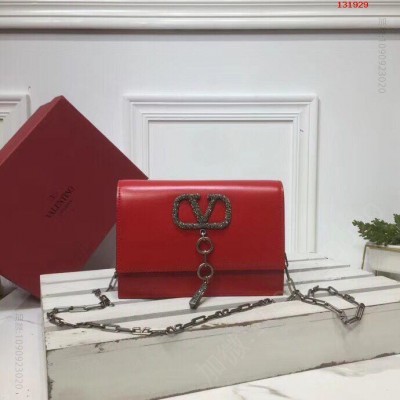 烫钻 Valentino 华伦天奴专柜新款 高仿华伦天奴包包 精仿华伦天奴女包 原版华伦天奴女包 A货华伦天奴女包 原单华伦天奴女包