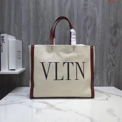 帆布 Valentino 华伦天奴专柜新品 高仿华伦天奴包包 精仿华伦天奴女包 原版华伦天奴女包 A货华伦天奴女包 原单华伦天奴女包
