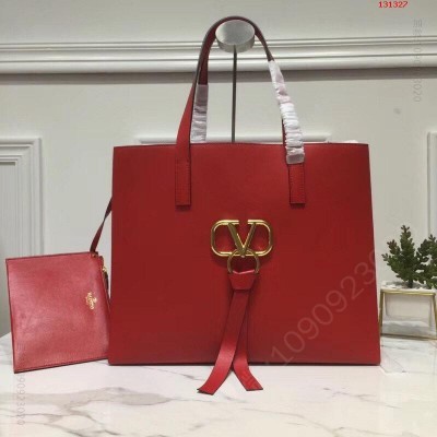 小牛皮 Valentino 华伦天奴专柜新品 高仿华伦天奴包包 精仿华伦天奴女包 原版华伦天奴女包 A货华伦天奴女包 原单华伦天奴女包