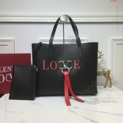 七夕款 Valentino 华伦天奴专柜新品 高仿华伦天奴包包 精仿华伦天奴女包 原版华伦天奴女包 A货华伦天奴女包 原单华伦天奴女包