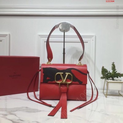 Valentino 华伦天奴专柜全新明星走 高仿华伦天奴包包 精仿华伦天奴女包 原版华伦天奴女包 A货华伦天奴女包 原单华伦天奴女包