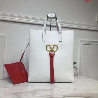 Valentino 华伦天奴专柜新款Ga 高仿华伦天奴包包 精仿华伦天奴女包 原版华伦天奴女包 A货华伦天奴女包 原单华伦天奴女包