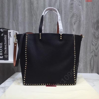 Valentino 华伦天奴专柜新款双面购 高仿华伦天奴包包 精仿华伦天奴女包 原版华伦天奴女包 A货华伦天奴女包 原单华伦天奴女包
