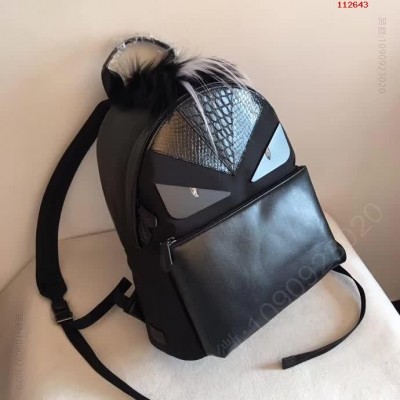 FENDI2017最新时尚走秀款背包出货全黑 高仿芬迪包包 精仿芬迪男包 原版芬迪男包 A货芬迪男包 原单芬迪男包