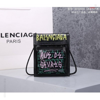 BALENCIAGA巴黎世迷宫系列手机包男 高仿巴黎世家包包 精仿巴黎世家男包 原版巴黎世家男包 A货巴黎世家男包 原单巴黎世家男包