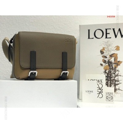 Loewe颜色杏色拼militar 高仿罗意威包包 精仿罗意威男包 原版罗意威男包 A货罗意威男包 原单罗意威男包