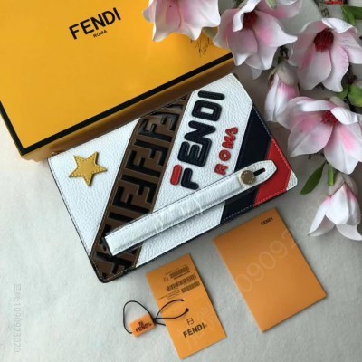 拉链开合手拿包FendiMania图案和 高仿芬迪女士钱包 精仿芬迪手抓包 原版芬迪钱夹 A货芬迪钱包 原单经典款芬迪钱包
