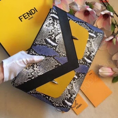 FENDI手包简介：17年春夏季最新手包， 高仿芬迪女士钱包 精仿芬迪手抓包 原版芬迪钱夹 A货芬迪钱包 原单经典款芬迪钱包