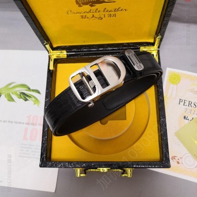 配木箱包装，赠送图片款L家钥匙扣CD迪奥新款 哪里有卖高仿迪奥皮带 精仿迪奥皮带 原版迪奥皮带 A货迪奥皮带 原单迪奥皮带