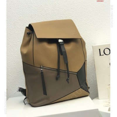 LOEWE罗意威专柜新款Puzzle 哪里有卖高仿罗意威背包 精仿罗意威双肩包 原版罗意威双肩包 A货罗意威双肩包 原单罗意威双肩包