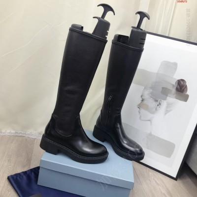 P家2023秋冬走秀新品设计感十足高端 高仿普拉达女鞋 精仿普拉达女鞋 原版普拉达女鞋 A货普拉达女鞋