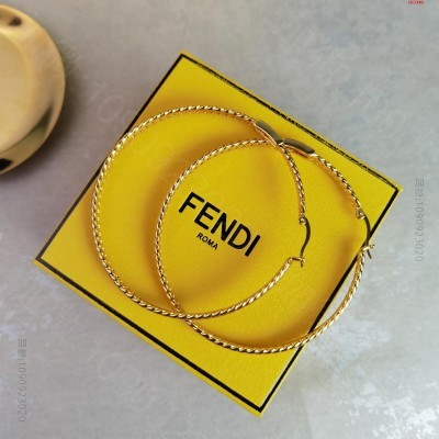 FENDI芬迪耳环高端定制爆款 高仿名牌手镯/手链 精仿名牌手镯/手链 原版...
