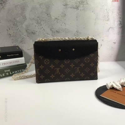 SAINTPLACIDE)配有包链的新版 原单lv和正品一样吗？ 精仿LV女包 原版LV路易威登女包 A货LV女包 高仿LV女包 原单LV女包