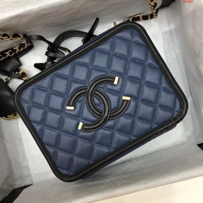 独家实拍Chanel四方盒化妆包新品 原单香奈儿和正品一样吗 精仿香奈儿女包 原版香奈儿女包 A货香奈儿女包 高仿香奈儿女包