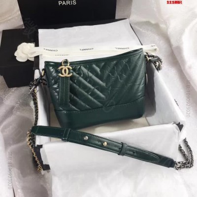 流浪包V格，CHANEL：,高仿香奈儿女包 高仿香奈儿包包怎么买、价位大揭秘...