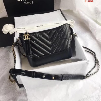流浪包V格，CHANEL：,高仿香奈儿女包 高仿香奈儿包包怎么买、价位大揭秘，省钱必看！ 原单香奈儿包包 高仿香奈儿女包 精仿香奈儿女包 原版香奈儿包包