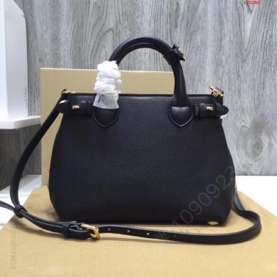 Burberry 巴宝莉专柜最新款Bann 高仿巴宝莉包包货源 原单巴宝莉包包 精仿巴宝莉女包 原版巴宝莉包包